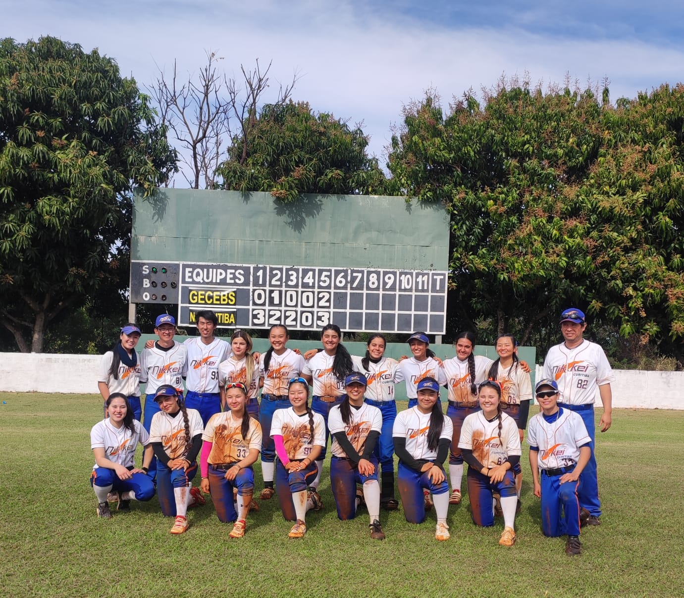 Procure um time para jogar Softbol ou Beisebol