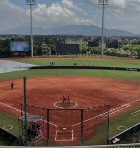 A Copa do mundo da WBSC , continua na China. O Softbol feminino persiste, apesar da chuva.