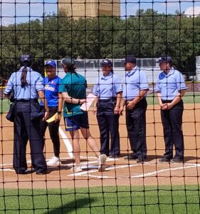 E a Copa de Softbol Continua